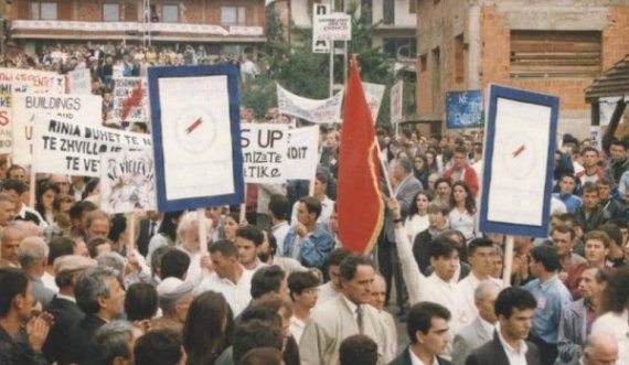 Memli Krasniqi: 1 tetori 1997 ishte këmbana që lëkundi themelet e Jugosllavisë