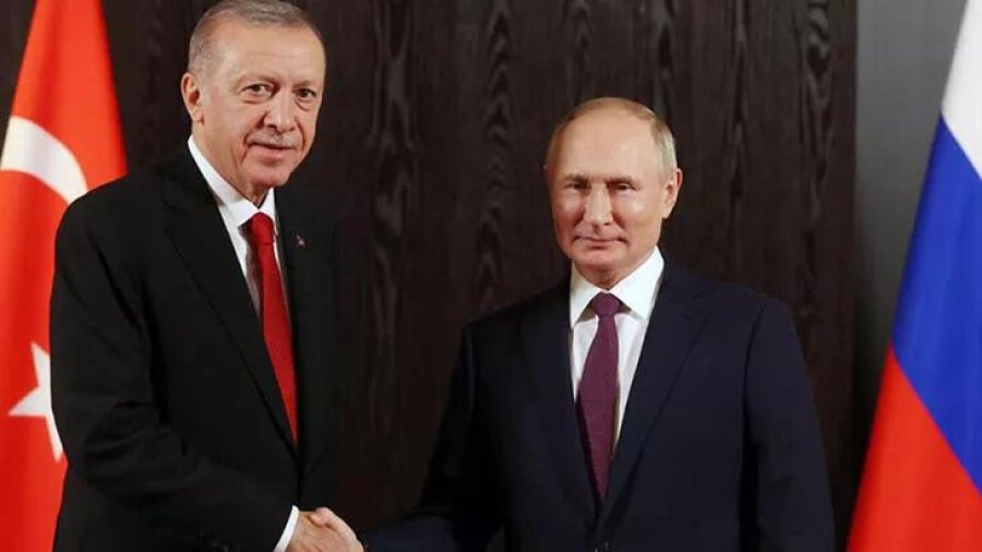 Erdogan godet Putinin pas veprimeve të fundit