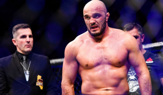 Latifi shënon fitore ndaj rusit Oleinik në UFC