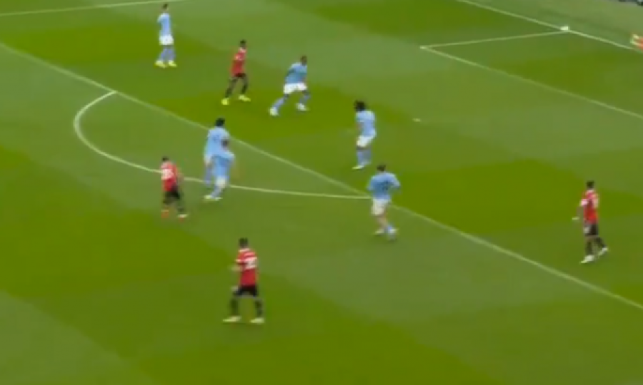 Man Utd e ngushton në 4:1 rezultatin ndaj Cityt