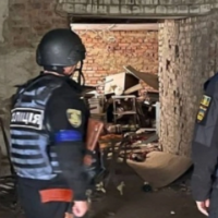 Ukrainasit zbulojnë një dhomë në një fshat të Kharkiv