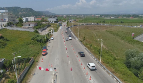 Del fotoja e vëllezërve Beqiraj, si ndodhi përplasja dhe rrëmbimi i njërit prej tyre në autostradë