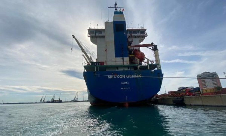 VV tregon për fillimin e zhdoganimit në Portin e Durrësit: Ekonomia jonë ka qasje në det