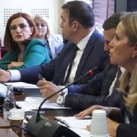 Time Kadrijaj shpërthen në Komision: Nëse na qitni prapë video tmerruese, s’i votojmë marrëveshjet
