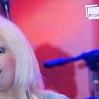 RTSH e nis mëngjesin me këngë serbisht