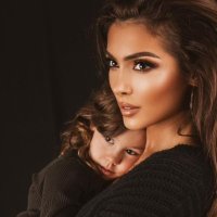 Nora Istrefi nëna beqare më e dëshiruar në Kosovë