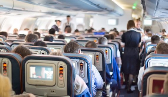 Ish stjuardesa zbuloi sekretet e “pista”: “Më keq se tualeti”