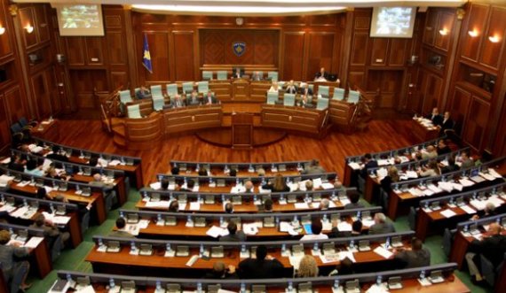 Parlamenti i Kosovës është shndërruar në komedi!...