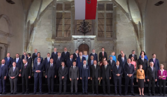 Pragë, del fotografia e liderëve të Komunitetit Europian të Macronit