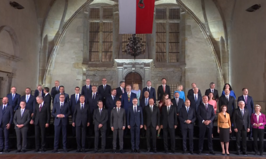 Pragë, del fotografia e liderëve të Komunitetit Europian të Macronit