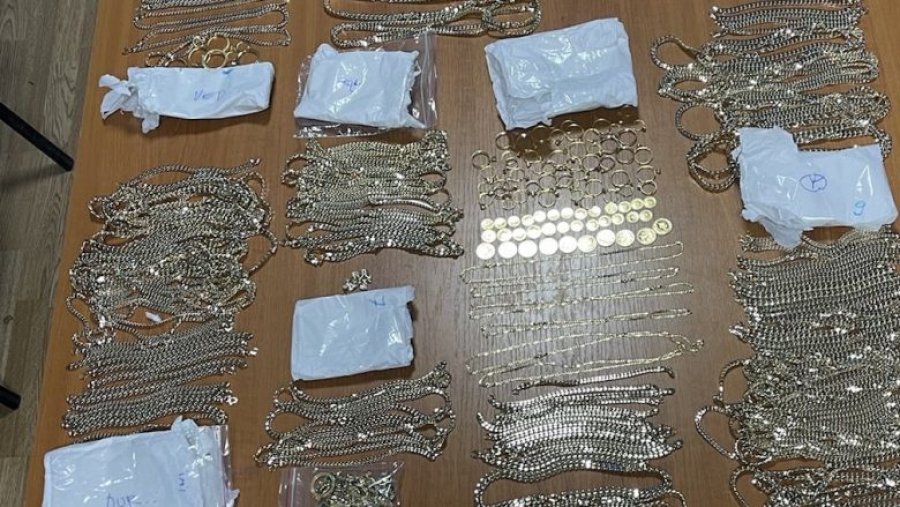 Dogana konfiskon rreth 2.5 kilogram ari në Pejë