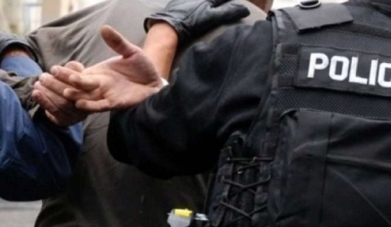 Skenderaj: Arrestohen tre meshkuj dhe një femër për veprën 'Marrje me Prostitucion'