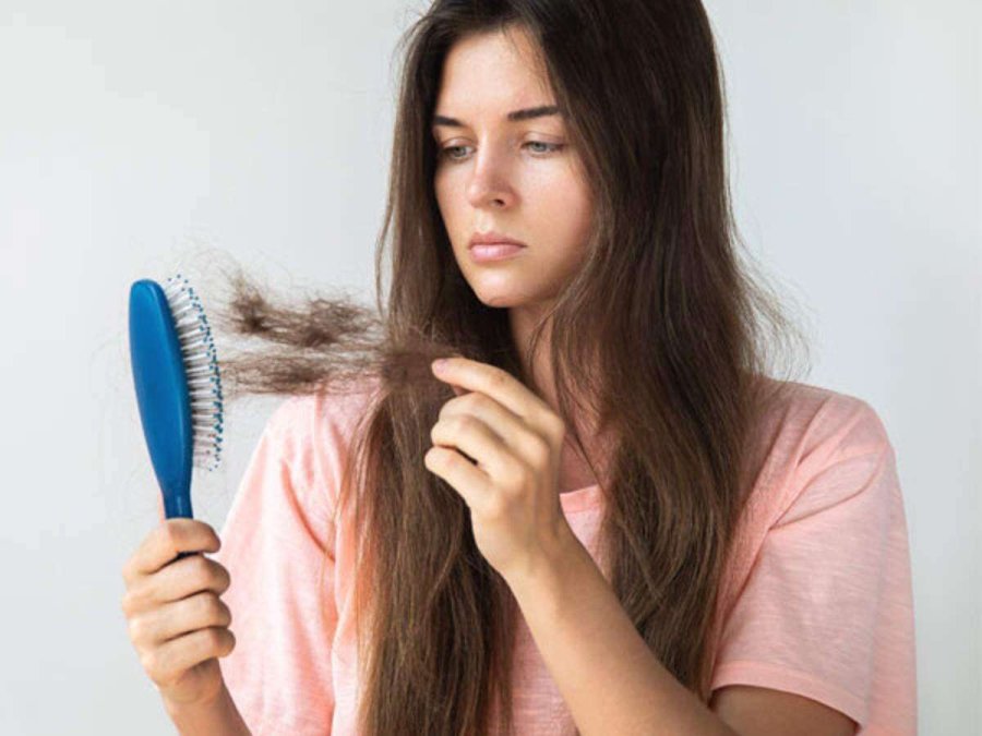 Truket që duhet të dini për të luftuar rënien e flokëve në vjeshtë