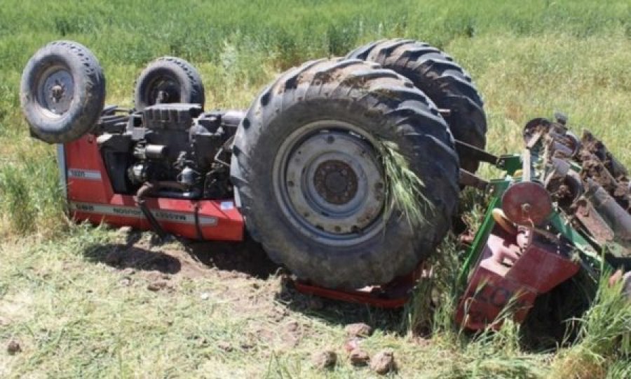 Ky është personi që humbi jetën pasi e zuri traktori duke punuar tokën