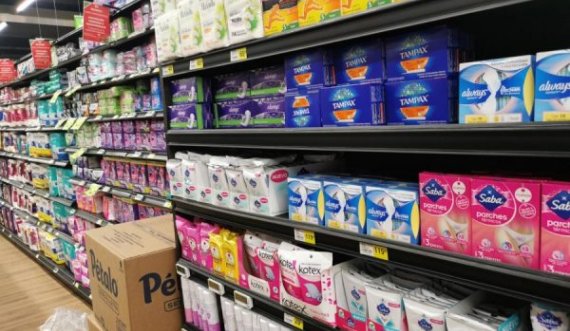 Aksion para Qeverisë së Kosovës, po kërkohet heqja e taksës për produktet menstruale