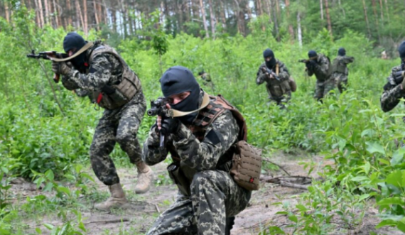 BE do të trajnojë 15 mijë ushtarë ukrainas