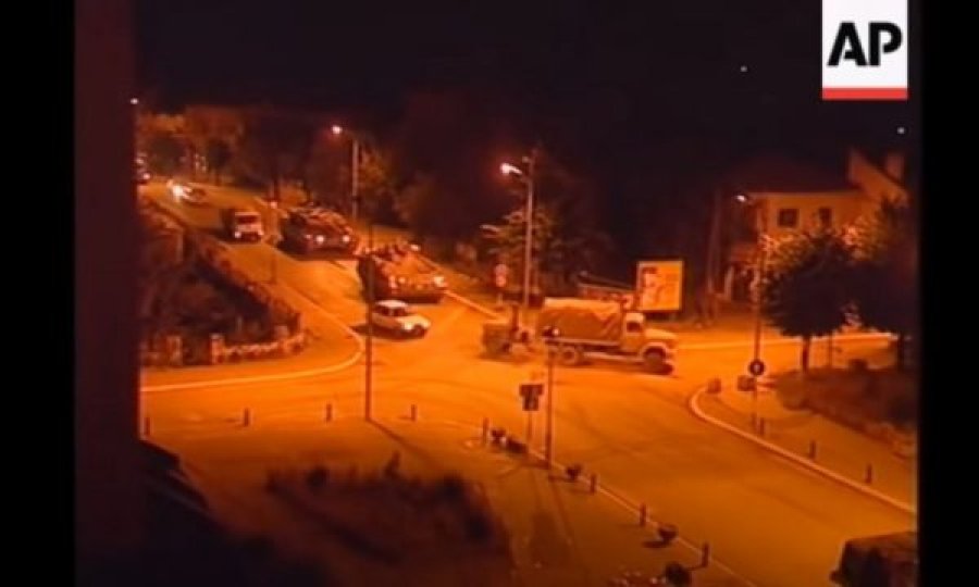 Video e 12 qershorit 1999, largimi i forcave serbe “Tigrat e Arkanit” nga Prizreni