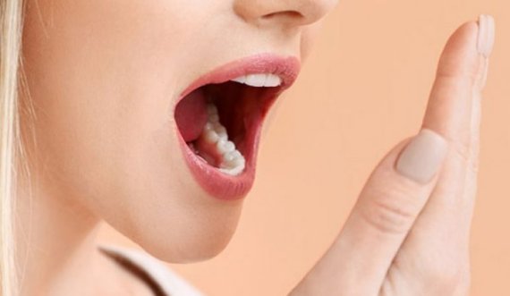 Era e keqe e gojës mund të jetë shenjë e një sëmundjeje të rëndë që injorohet nga shumëkush