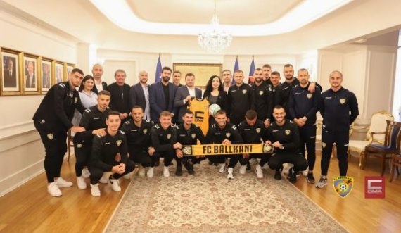 Vjosa Osmani e priti ekipin e Ballkanit