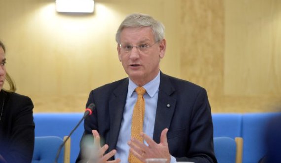 Bildt: Është e rëndësishme që me mbështetjen e fuqishme të SHBA-së të thyhet ngërçi i gjatë Kosovë-Serbi