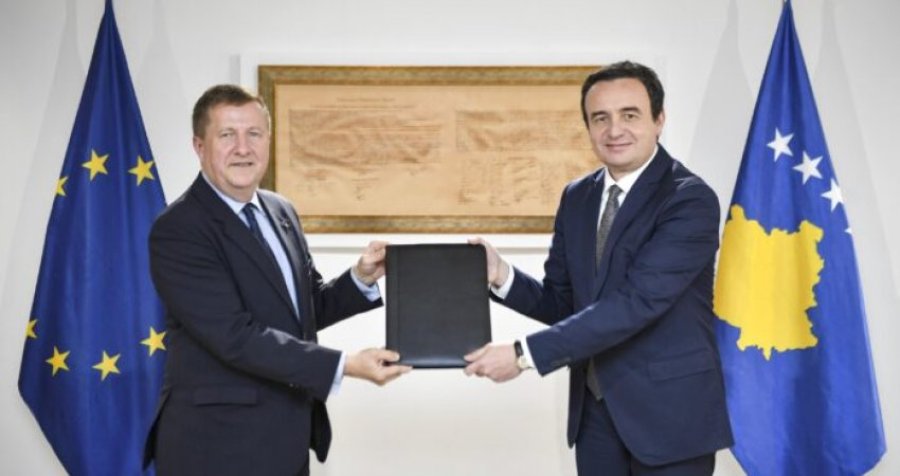 Raporti i Progresit për Kosovën, Qeveria: Szunyog e vlerësoi si ndër më të mirin në rajon