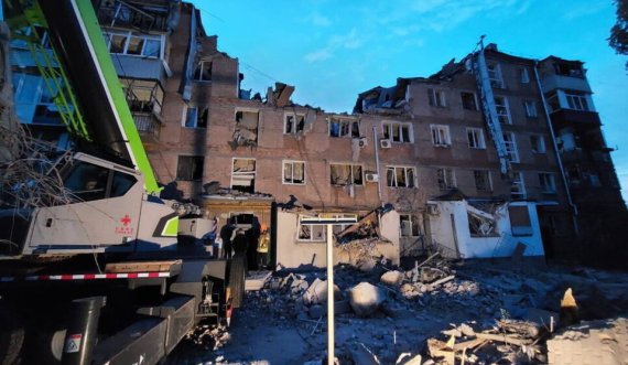 6 orë nën rrënojat e bombardimit, nxirret gjallë 11-vjeçari në Ukrainë