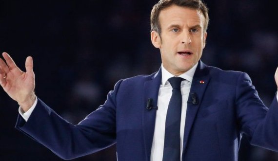 Qeveria e Emmanuel Macron-it i mbijeton një mocioni