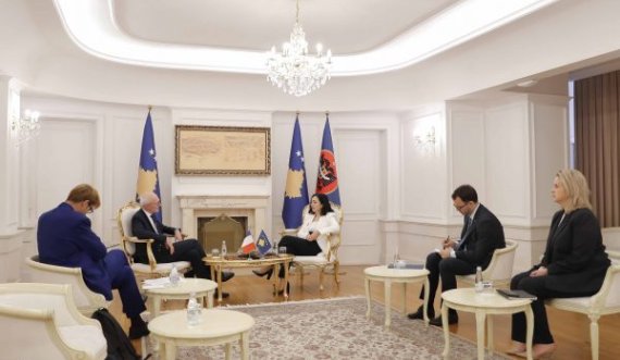  Osmani pret në Presidencë ambasadorin e Francës 