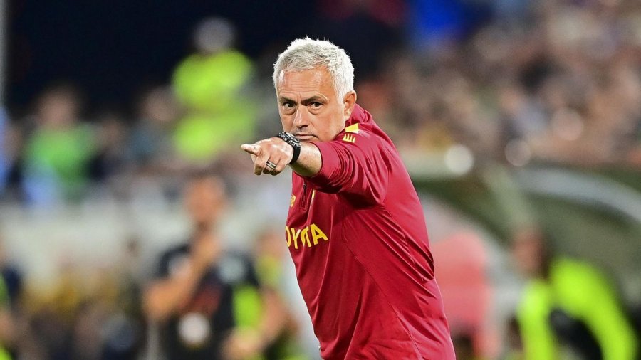 Mourinho ironizon me Juventusin dhe Barcelonën: Peshkaqenët e dështuar të Ligës së Kampionëve po vijnë në Ligën e Evropës