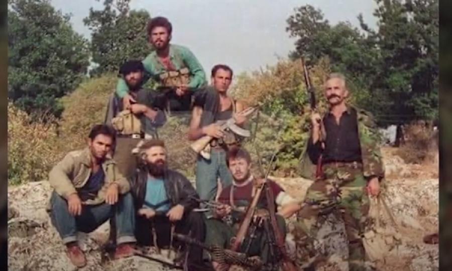 Ishte prezent kur u fotografua Adem Jashari me shokë, flet Avni Nura