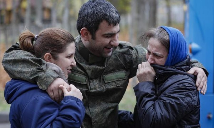 “Të papërgatitur për luftë,” rekrutët e rinj të Putinit duhet t’i blejnë vetë jelekët antiplumb me çmime të larta