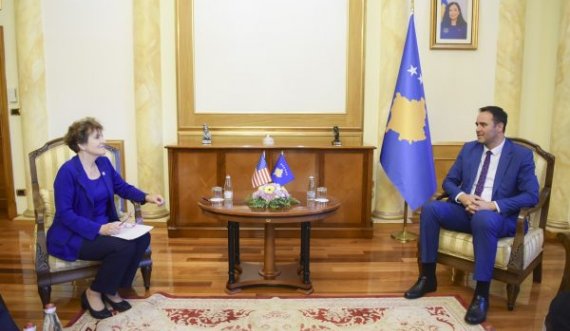 Konjufca pret në takim kryeshefen e MCC-së