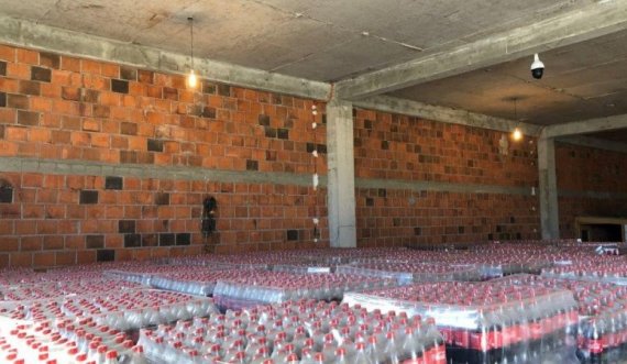 Dogana sekuestron mbi 64 mijë litra 'Coca Cola' false