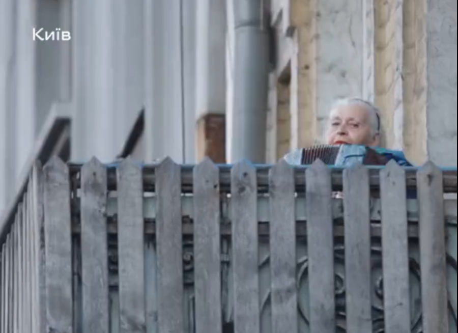 E moshuara luan himnin ukrainas pak minuta pas sulmeve