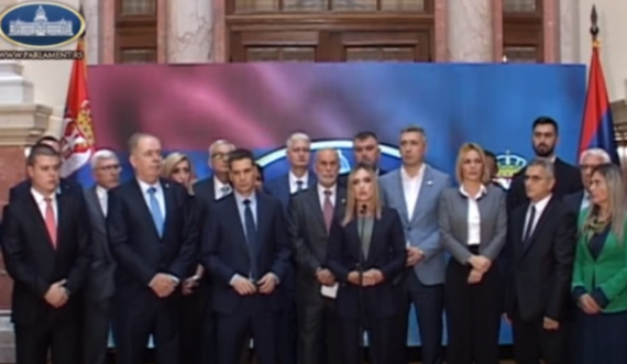 Tri grupe parlamentare në Serbi bëjnë koalicion “për ta mbrojtur Kosovën”