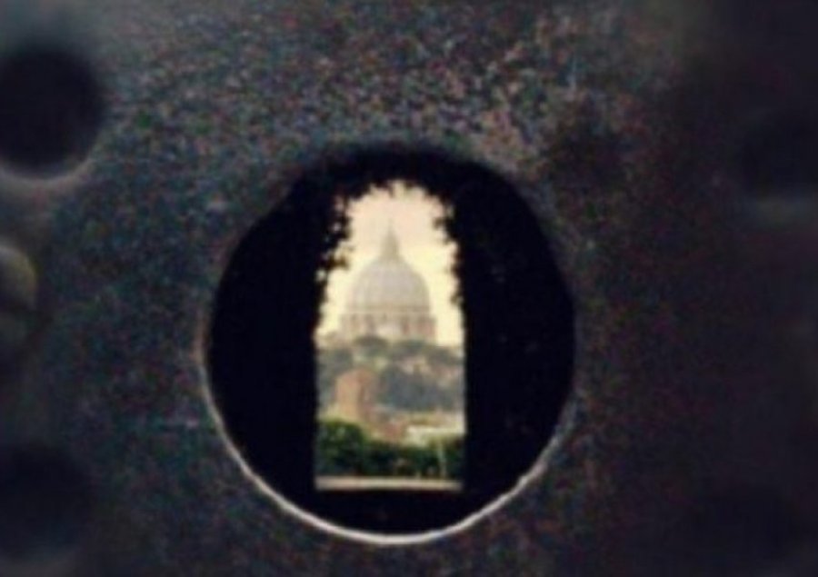 Çfarë fshihet poshtë themeleve të Vatikanit?