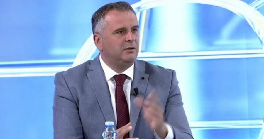 Bajqinovci: Skena teatrale ato që ndodhën në Kuvendin e Serbisë