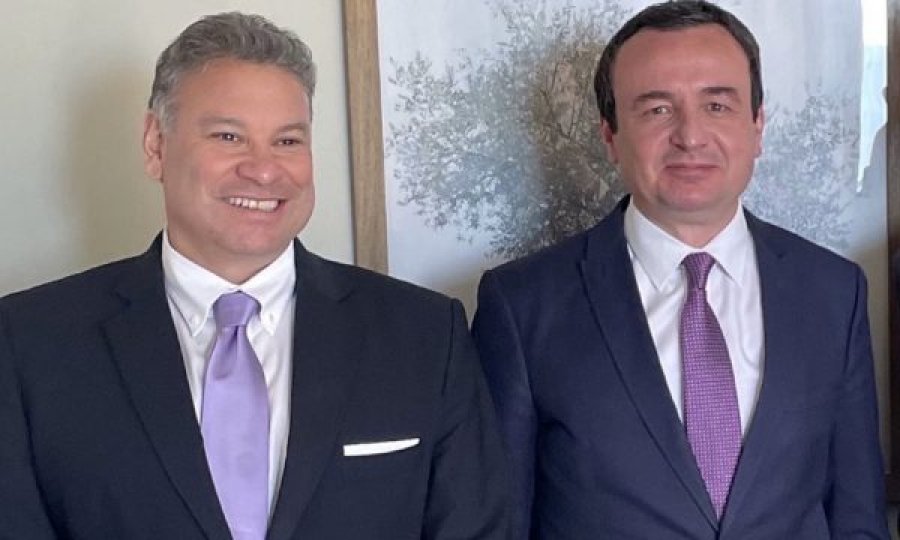 Pas Osmanit, Kurti e pret në takim Escobarin