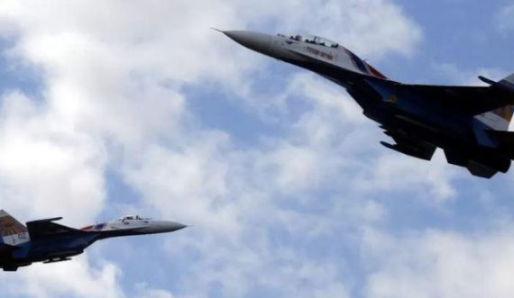 Avioni rus “takohet” me dy bombarduesit bërthamorë amerikanë