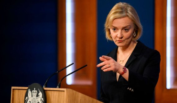 Dyshime se është hakuar telefoni i Liz Truss