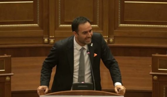 Konjufca shkakton sërish të qeshura në Kuvend: “Hysen, krejt mirë e ki veç që është ligji që vjen masanej”