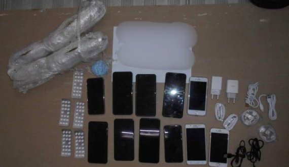 Kapen substanca narkotike, tableta ekstazi e pajisje elektronike në burgun e Dubravës