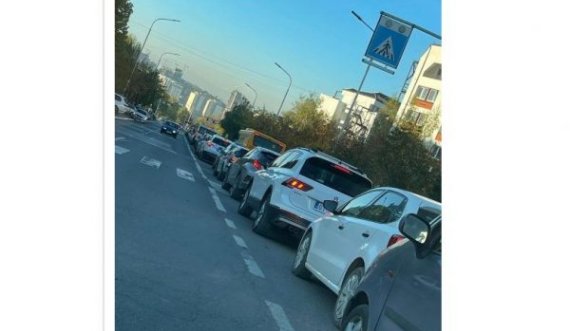 Në këtë pjesë të Prishtinës çdo ditë ka kaos në trafik, shkak janë semaforët