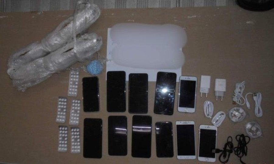 Kapen substanca narkotike, tableta ekstazi e pajisje elektronike në burgun e Dubravës