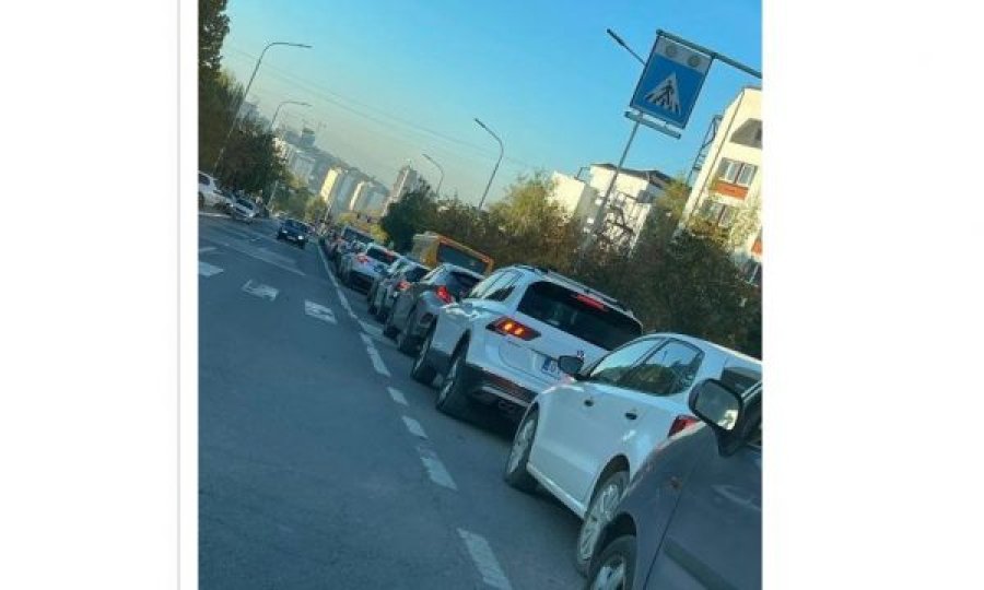 Në këtë pjesë të Prishtinës çdo ditë ka kaos në trafik, shkak janë semaforët