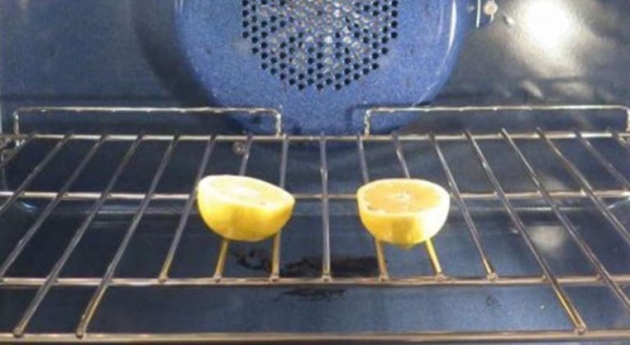 Vendosni dy gjysma limoni në furrë, do largoni problemin më të madh në shtëpi