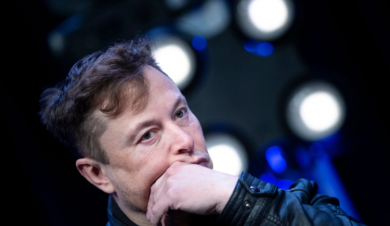 Elon Musk humbet titullin si personi më i pasur në botë 