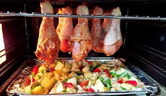 Varni 'kaçikët' e pulës kështu në furrë