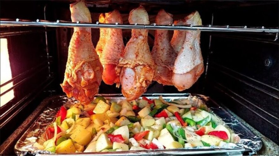 Varni 'kaçikët' e pulës kështu në furrë