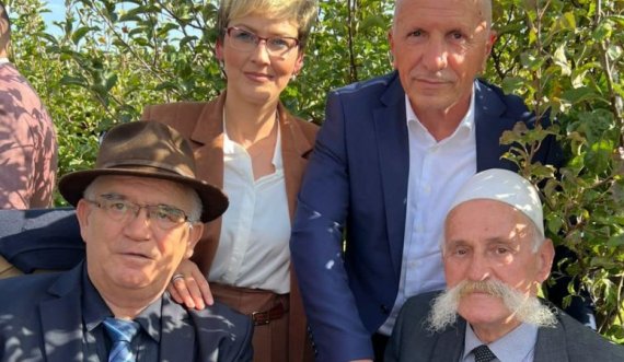 Kamberi takohet me Rifat Jasharin